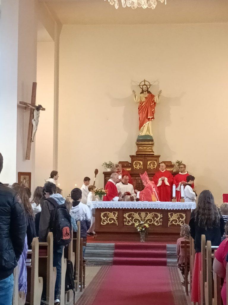 Kardinál Duka v našem kostele 